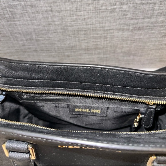 MICHAEL Michael Kors Black Saffiano Leather Selma Crossbody Bag - Picture 4 of 5